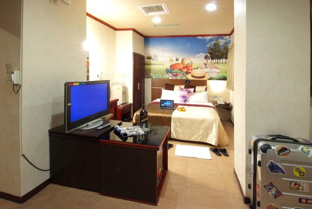 Golden Swallow Hotel Hsinchu Dış mekan fotoğraf