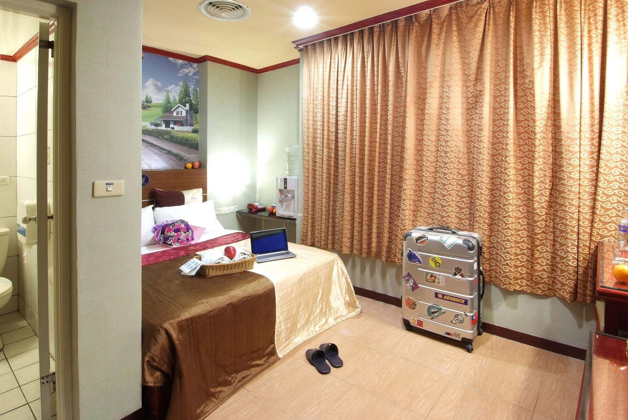 Golden Swallow Hotel Hsinchu Dış mekan fotoğraf
