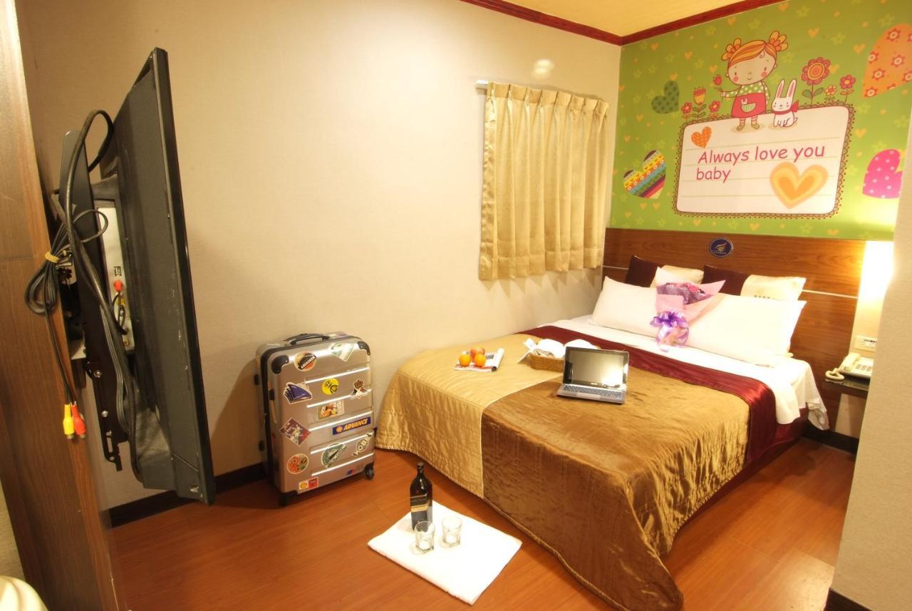 Golden Swallow Hotel Hsinchu Dış mekan fotoğraf